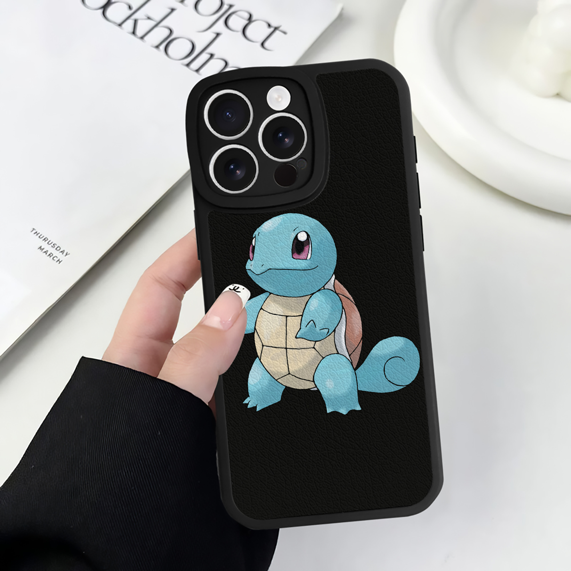 （画像用） ポケットモンスター Pokémon 【iPhone 16シリーズ対応】シリコンスマホケース（レザー調） 材質：シリコン